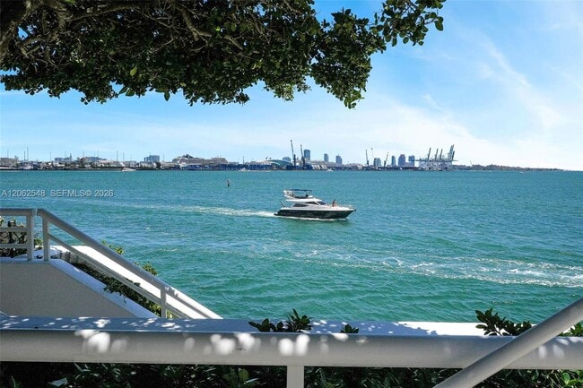 Building Photo - 808 Brickell Key Dr