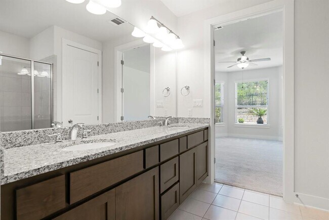 Building Photo - 265 Tierra Trail