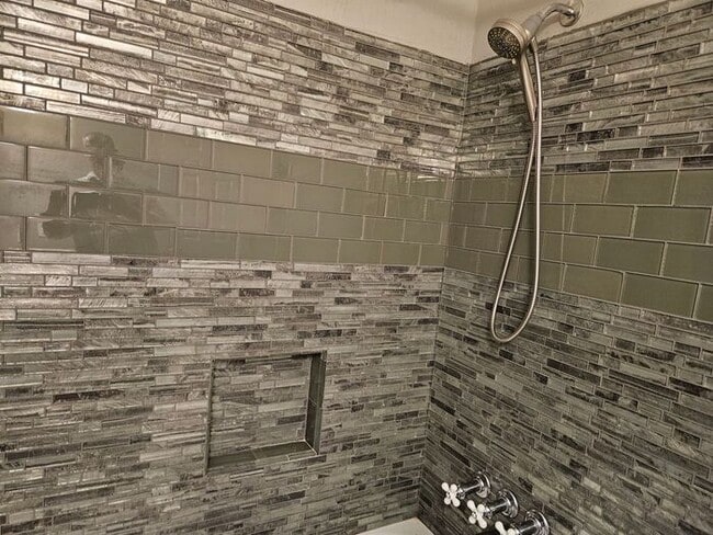 Building Photo - Harbison !!!