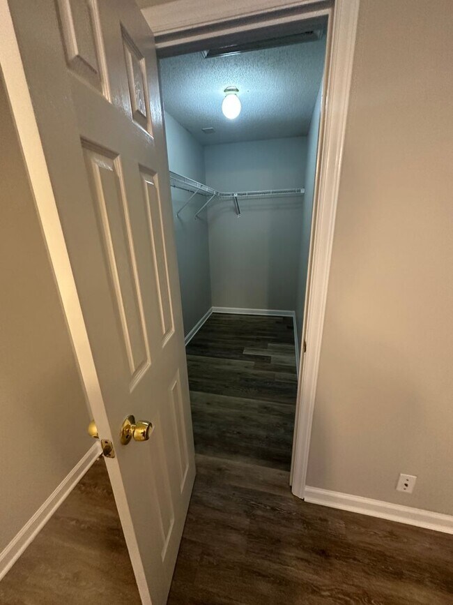 Building Photo - Cute 2 Bed 2.5 Bath House Near MTSU!