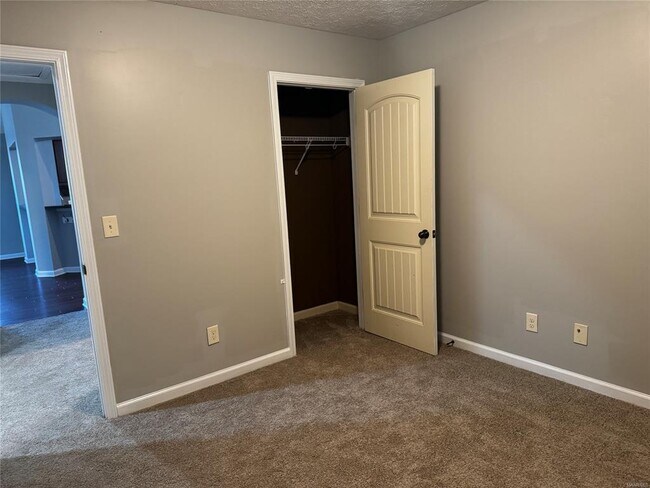 Building Photo - 9133 Saw Tooth Loop