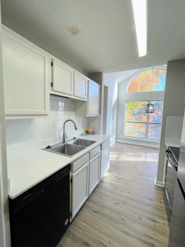 Building Photo - 1085 Stones Throw Dr NW