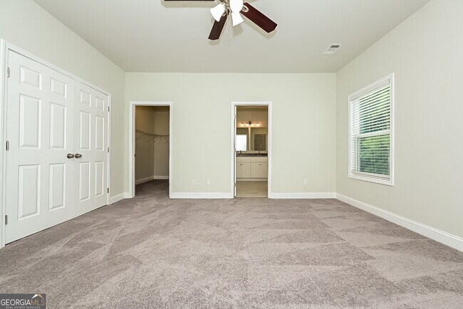 Building Photo - 127 Hunts Ml Cir