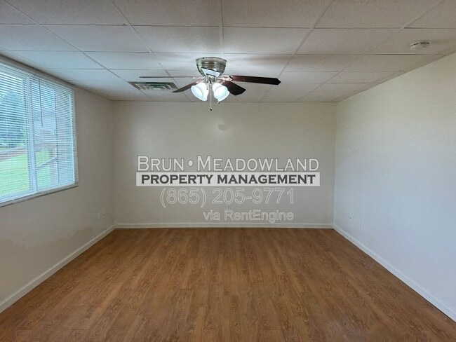 Building Photo - 1825 Meadowland Ln