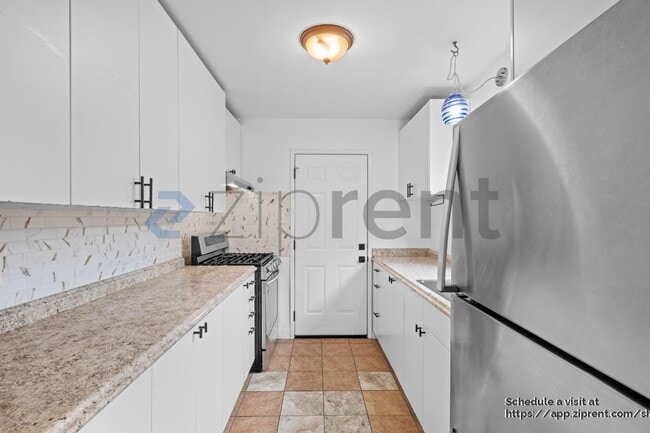 Building Photo - 121 S 37th St