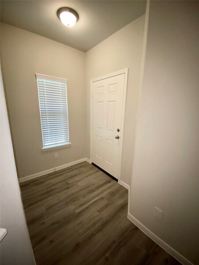 Building Photo - 21807 Barred Owl Dr