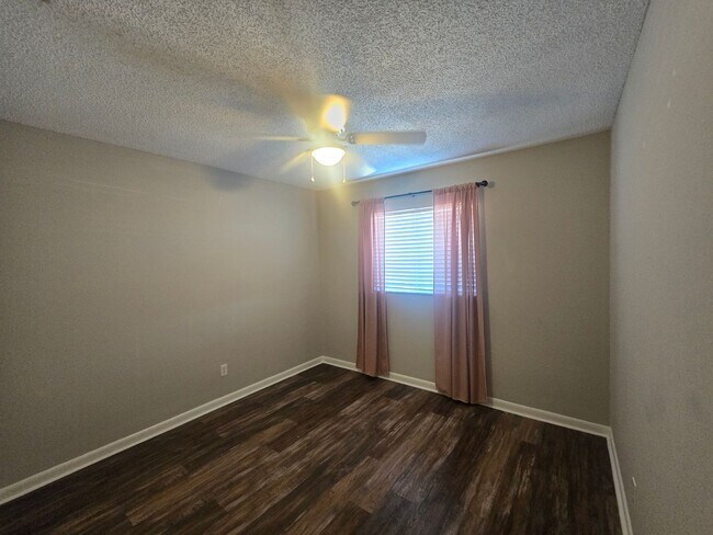 Building Photo - Condo for rent