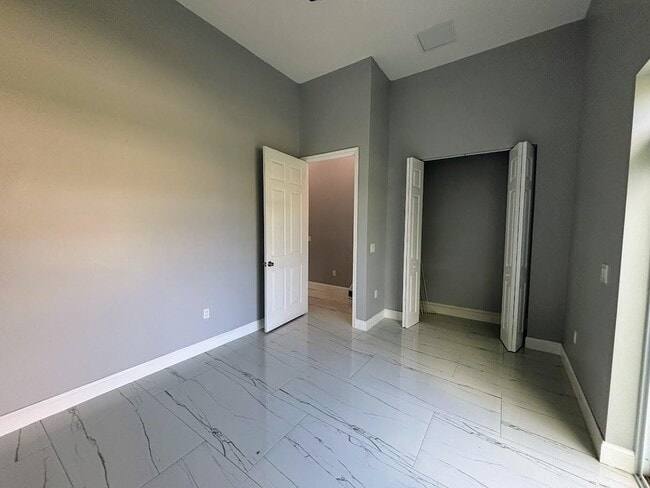 Building Photo - 14715 82nd Ln N