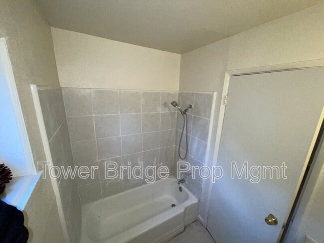 Building Photo - 2612 Connie Dr