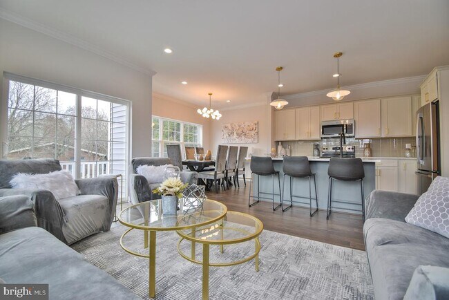 Building Photo - 8276 Safarian Way