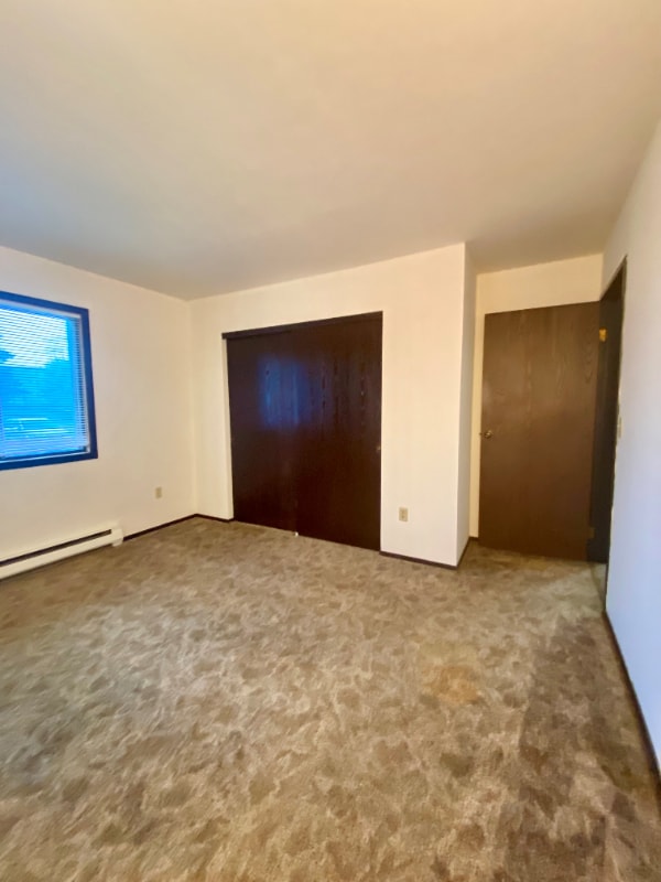 Building Photo - 1712 S 115 Ct