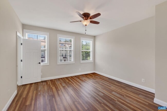 Building Photo - 2942 Templehof Ct