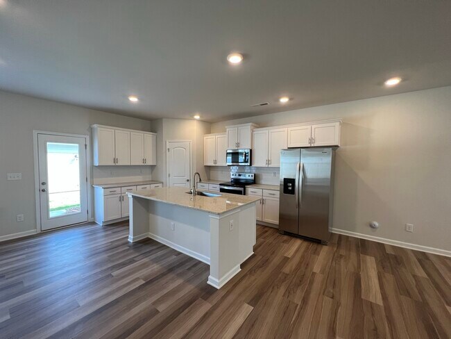 Building Photo - 208 Sagecroft Ln