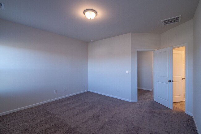 Building Photo - Beautiful Brand New 3 Bedroom 2.5 Bath Townhome in Hickory Glen!