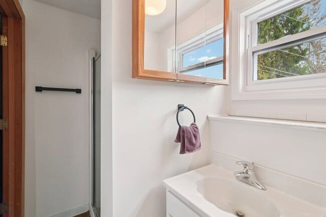 Building Photo - 23460 W N Lakewood Ln