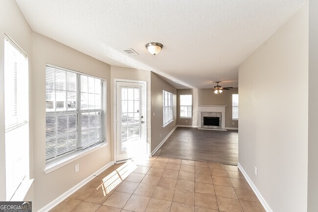 Building Photo - 7949 Mustang Ln