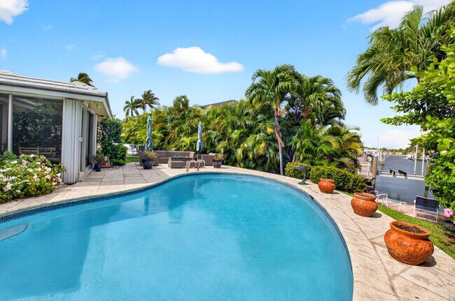 Building Photo - 30 Spanish River Dr