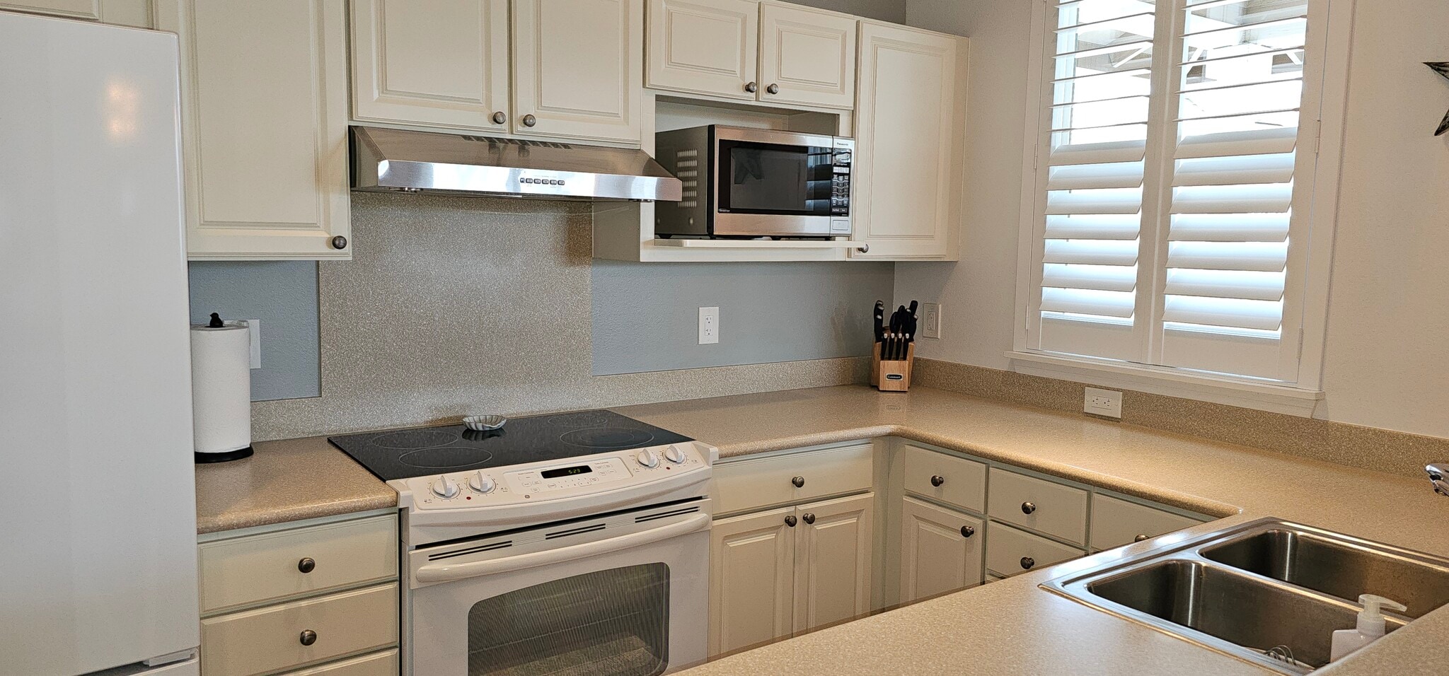 Kitchen - 27 Kuinehe Pl
