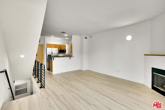 Building Photo - 11960 Iowa Ave