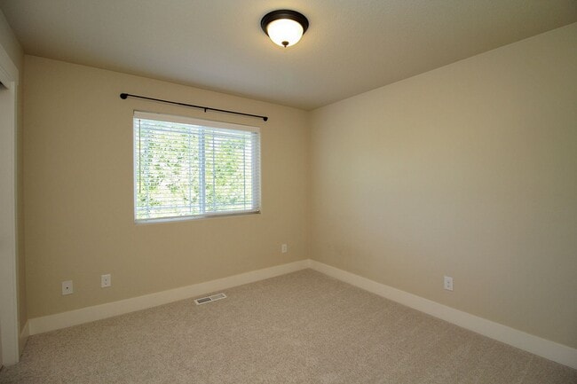 Building Photo - 13490 SW Calabash Terrace