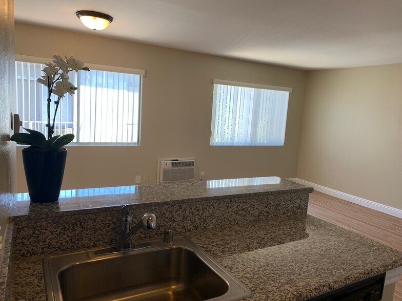 Peaceful! - 220 S La Fayette Park Pl