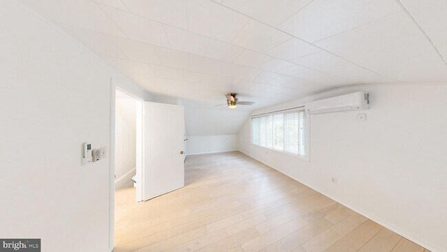 Building Photo - 400 Dean Dr