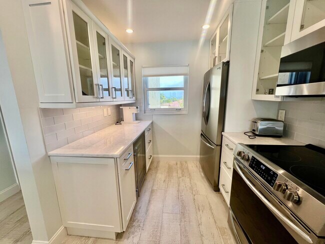 Building Photo - 7410 S Ocean Dr
