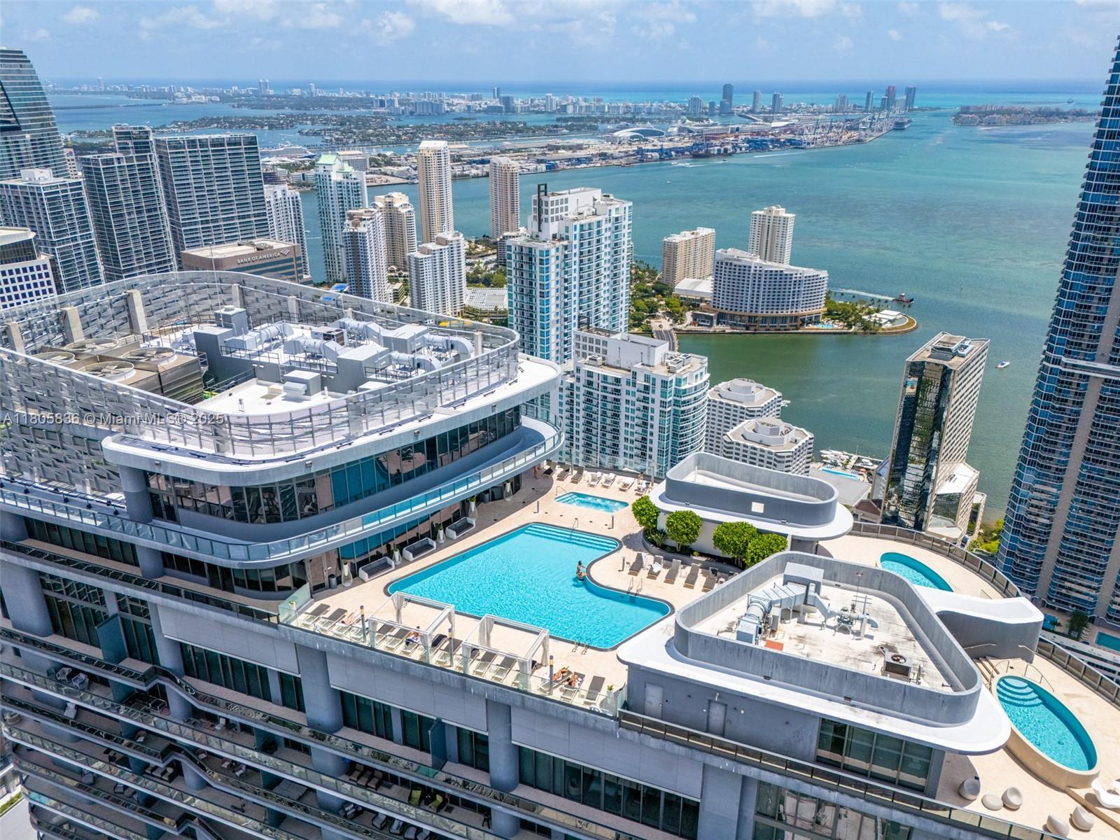 Building Photo - 1000 Brickell Plz