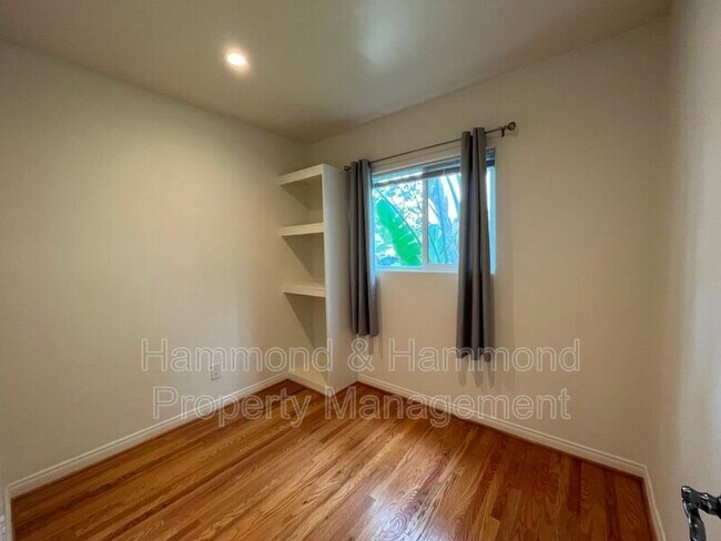 Building Photo - 4316 Greenbush Ave