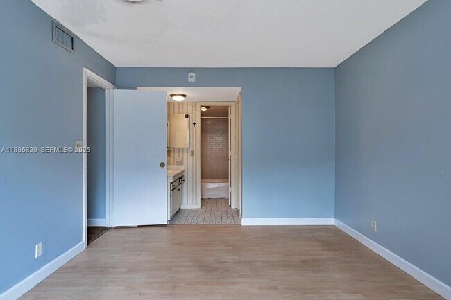 Building Photo - 501 SE 8th St