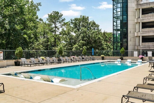 Building Photo - 3040 Peachtree Rd
