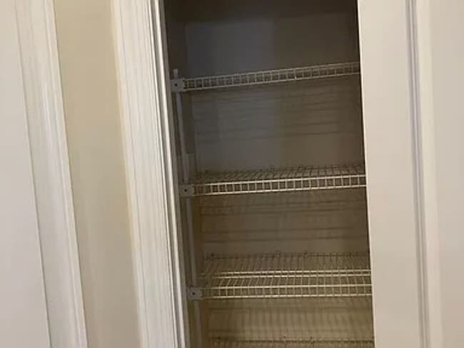 Building Photo - Gorgeous condo for rent