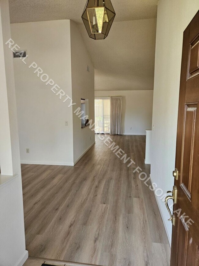 Building Photo - Coming Soon!! 3bd 2ba home on Quiet Court in Folsom