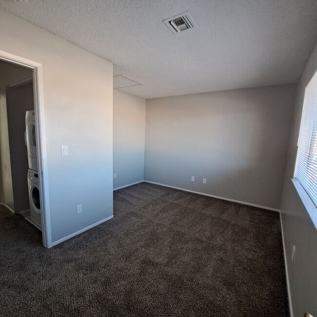 Building Photo - Two Bedroom Townhouse Available for Immediate Move-In