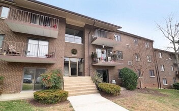 Building Photo - Spacious 1 Br Unit walking distance to Edsall Station