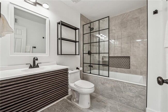 Building Photo - 434 McGill Pl NE