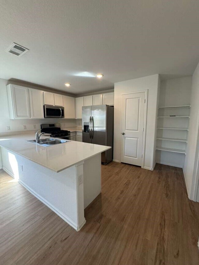 Building Photo - 22003 Birchwood River Trl