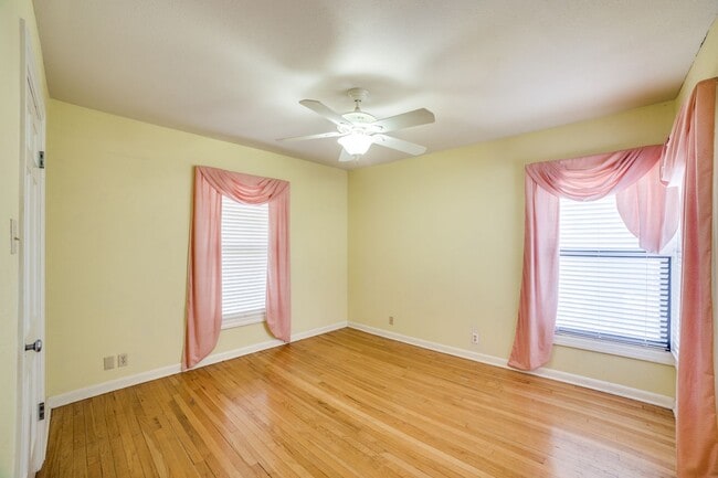 Building Photo - 244 Halcyon Pl