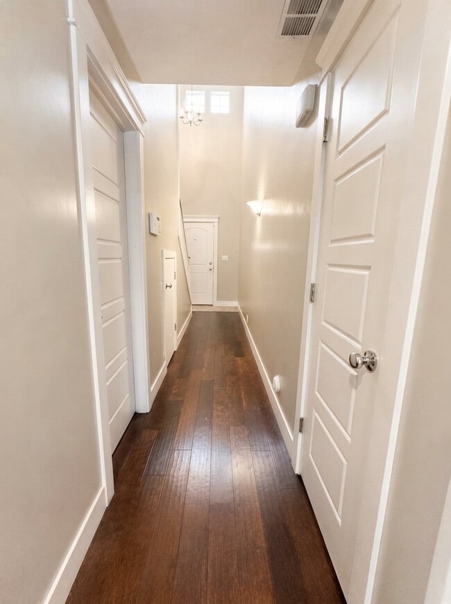 Building Photo - 240 W 1030 S