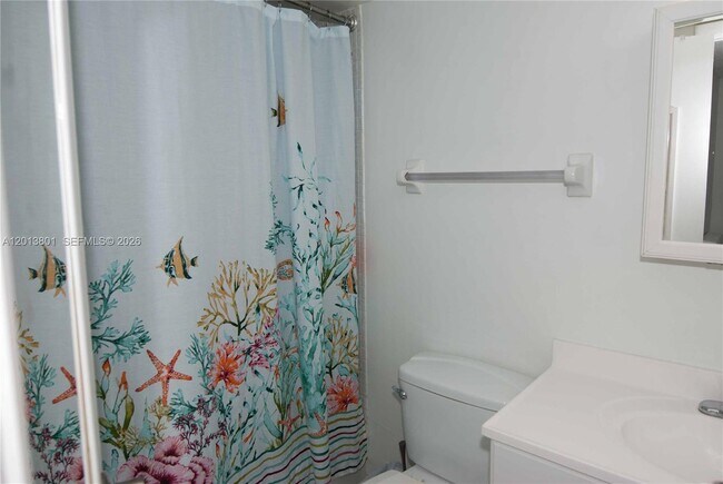 Building Photo - 210 Seaview Dr