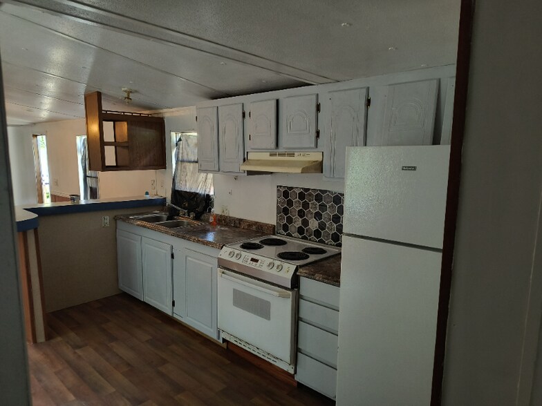 Building Photo - 1284 High Hills Ln