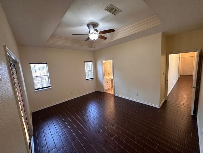 Building Photo - 115 Suncrest