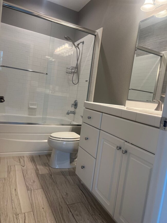 Building Photo - Ventura | 2 Bed + 2 Bath | Holiday Condo