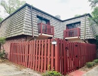 Building Photo - 40 Piney Branch Way