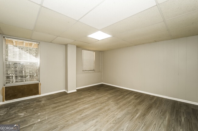 Building Photo - 33 Daisy Ln