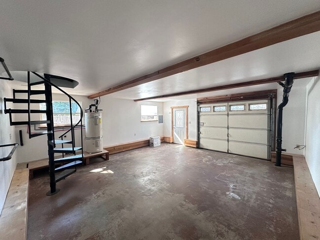 Building Photo - 4238 2nd Ave