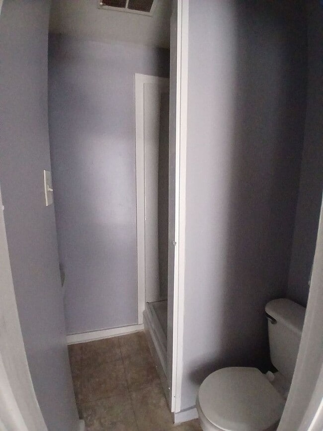 Building Photo - Ideally located 2-bedroom, 1.5-bathroom ho...