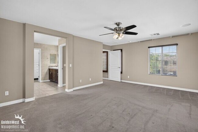 Building Photo - Beautiful 3Bdm 2.5Ba Home with Private Backyard in Power Ranch!