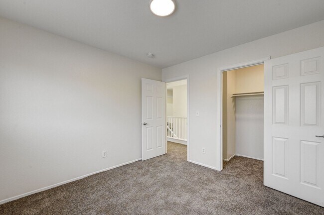 Building Photo - Single-Family Home in a Cul-de-Sac 3BD/2.5BA – Freshly Updated & Move-In Ready!