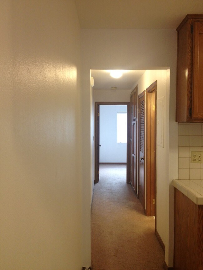 Building Photo - Los Caballeros #220-A
